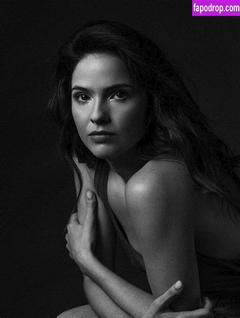 Shelley Hennig Nudity Roundup!